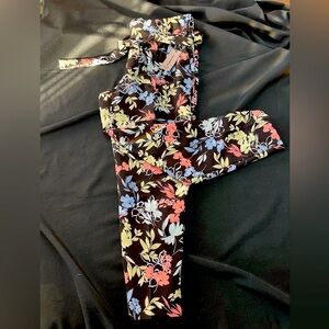 NWT One by Chapter One Pull-on Ankle Length Pants, Sz Large, Floral Pattern